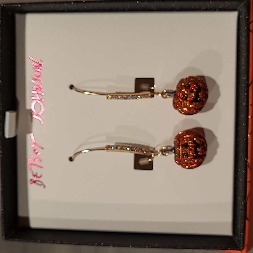 🎃HALLOWEEN IS COMING!🎃 NWT Betsey Johnson Halloween pumpkin earrings